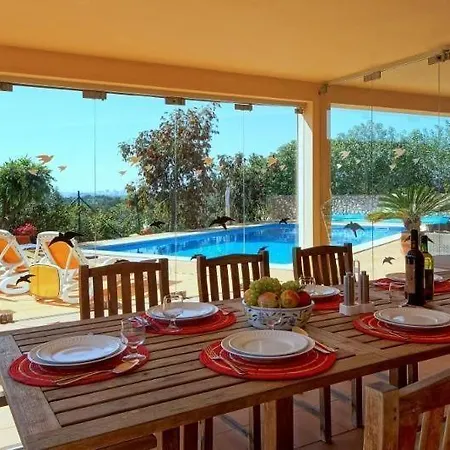 Holiday home Casa Alha Estombar