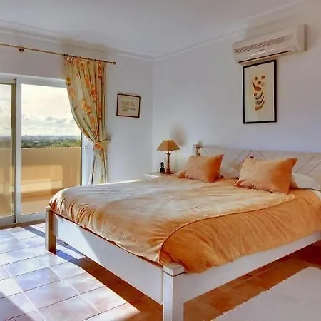 Ferienhaus Eine Große Und Luxuriöse Mit Garten Und Beheizbarem Pool An Der Algarve *
